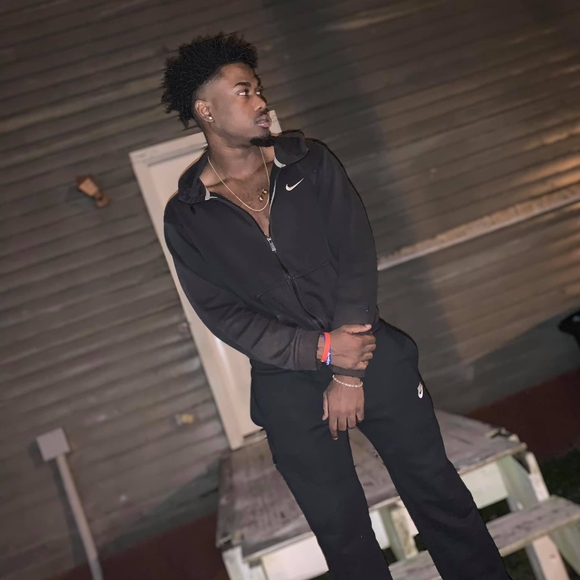 Meet your Posher, Christopher - Picture 1 of 1